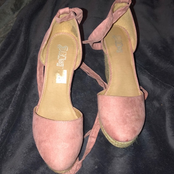 Women’s shoes - Picture 1 of 4